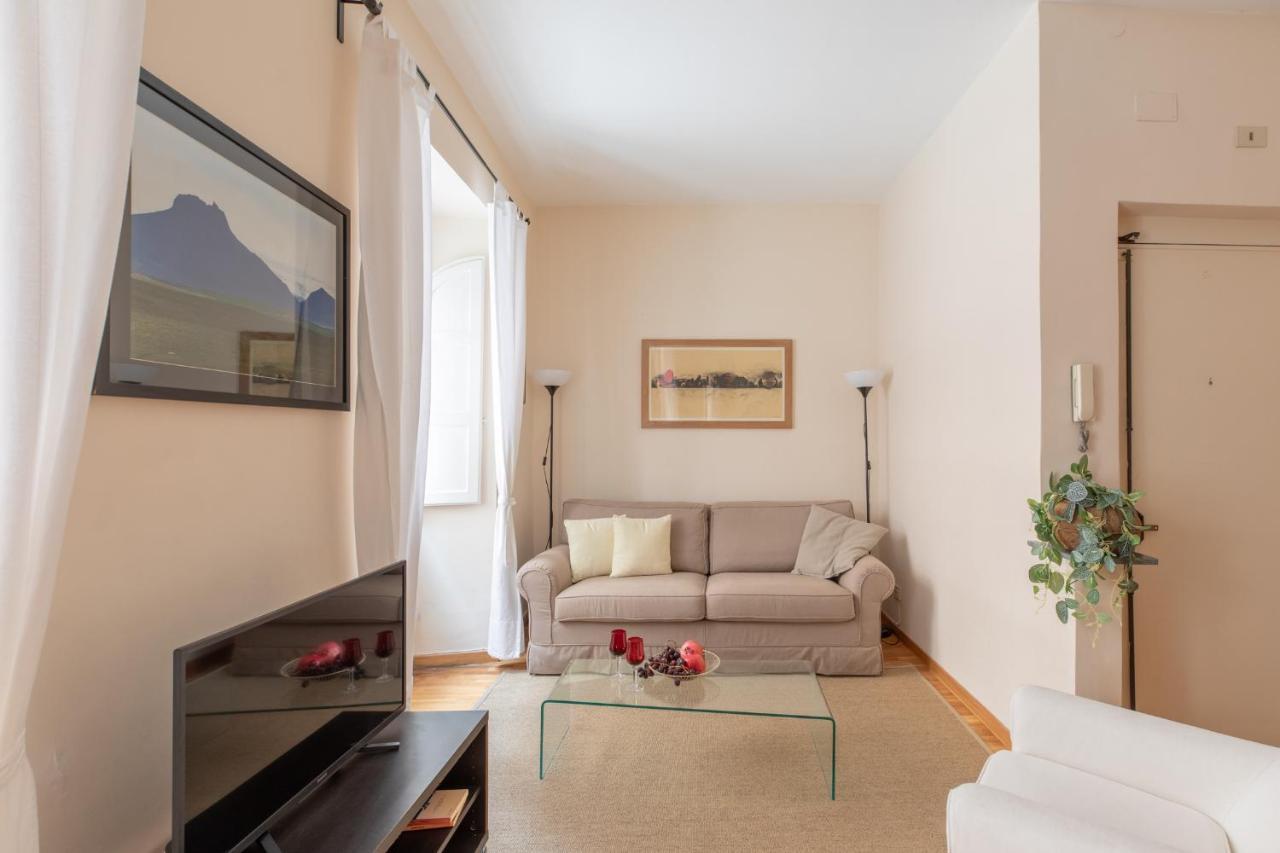 Iflat Little & Bright In Trevi Apartment
