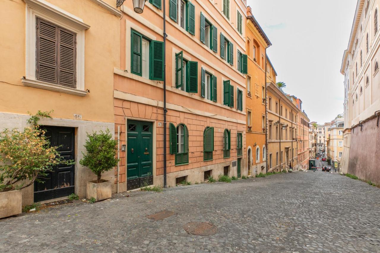 Apartment Iflat Little & Bright In Trevi